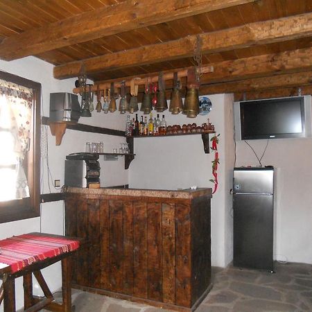 Djolevi Guesthouse Dobrinishte Bagian luar foto